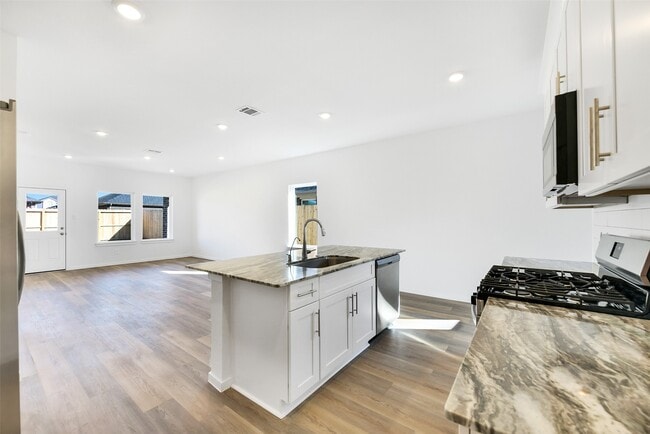 Building Photo - 3930 El Vaquero Ct