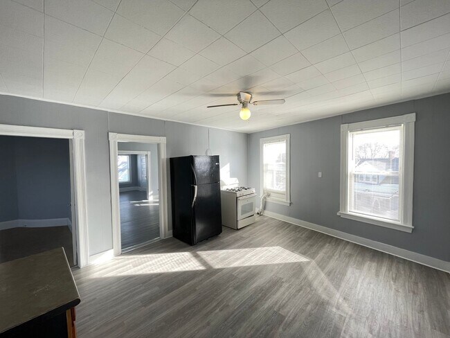 Building Photo - 301 Amory St
