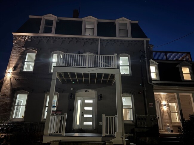 Building Photo - 589 Haverhill St