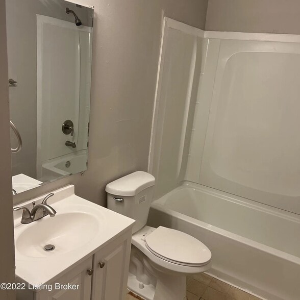 Building Photo - 4613 Beechbrook Rd