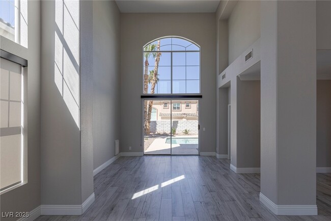 Building Photo - 2510 Putting Green Dr