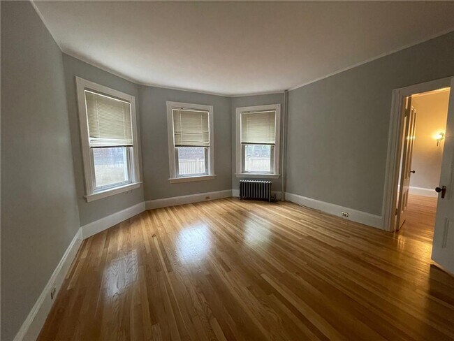 Building Photo - 176 Congdon St