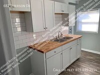 Building Photo - Renovated 2-Bedroom 1-Bath Home for Rent!