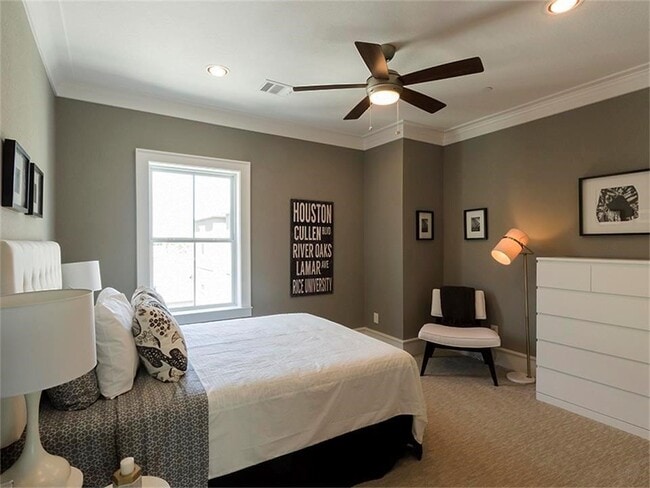 Building Photo - 1208 Bartlett St