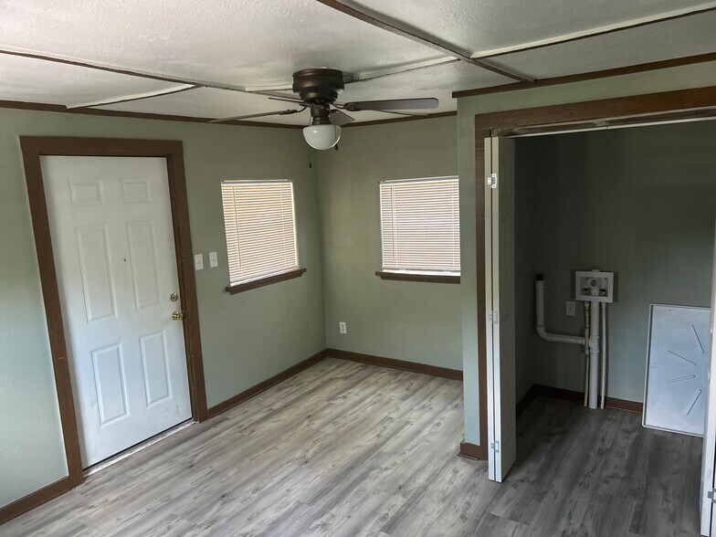 Living area - 806 N Berry St
