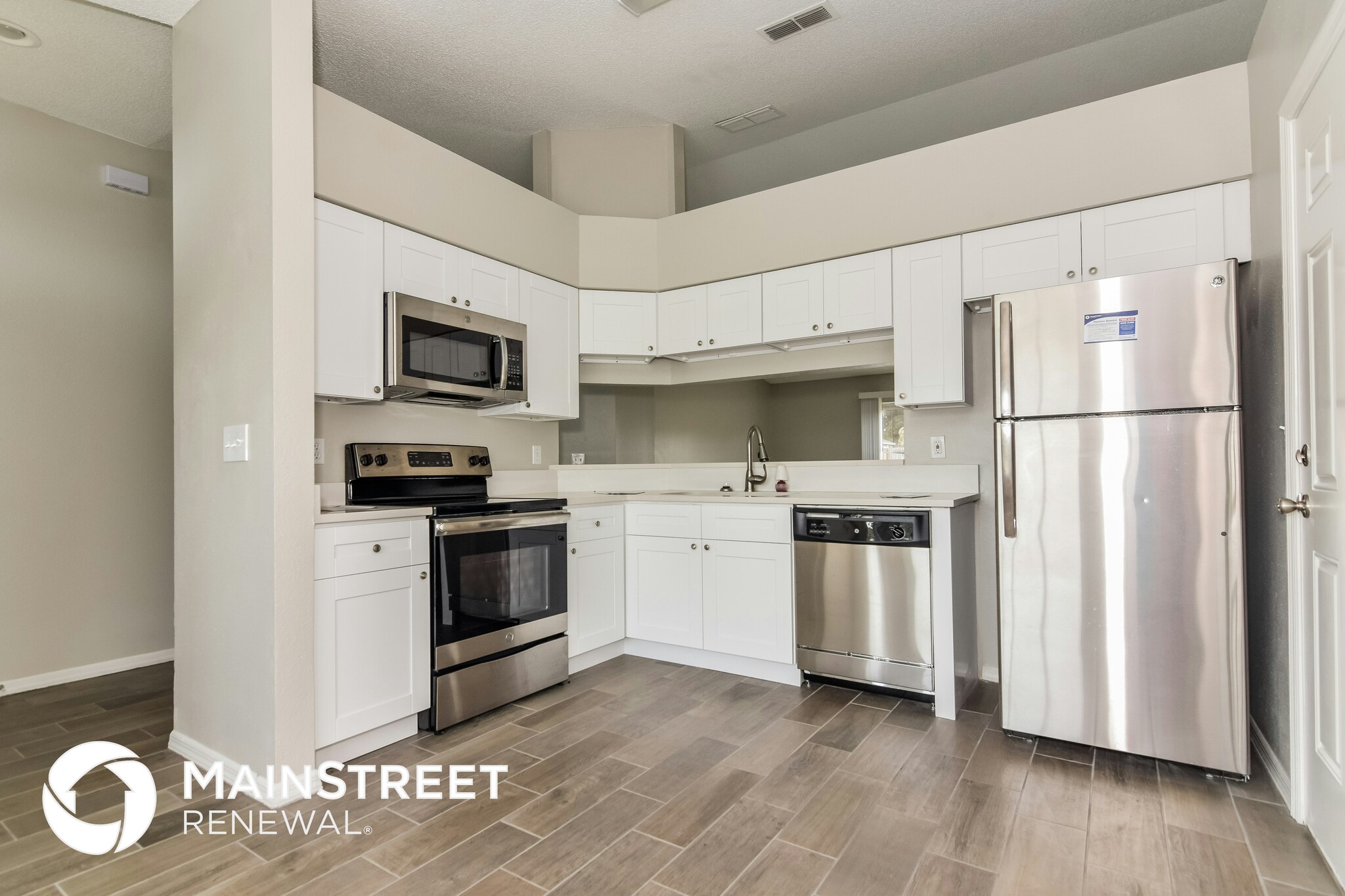 Building Photo - 8024 Ridgeglen Cir W