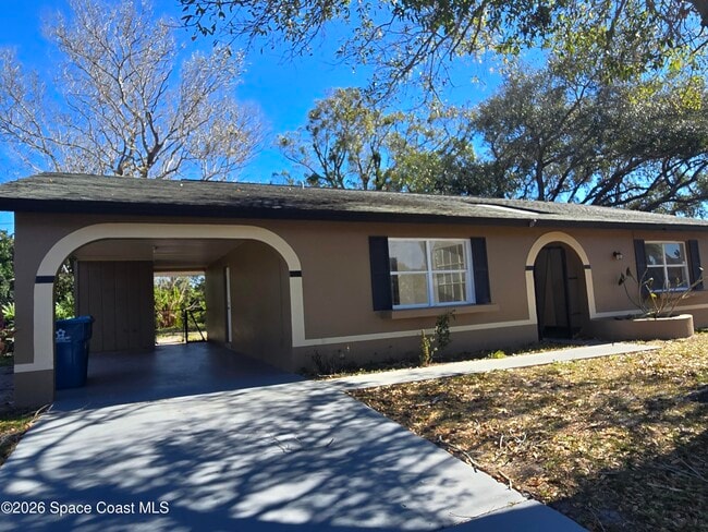 Building Photo - 771 Onyx Dr NE