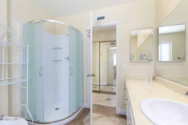 Building Photo - 208 Deerwalk Pl