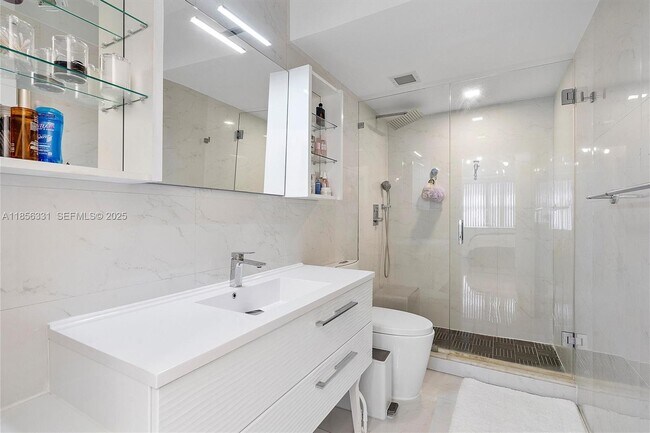 Building Photo - 1980 S Ocean Dr