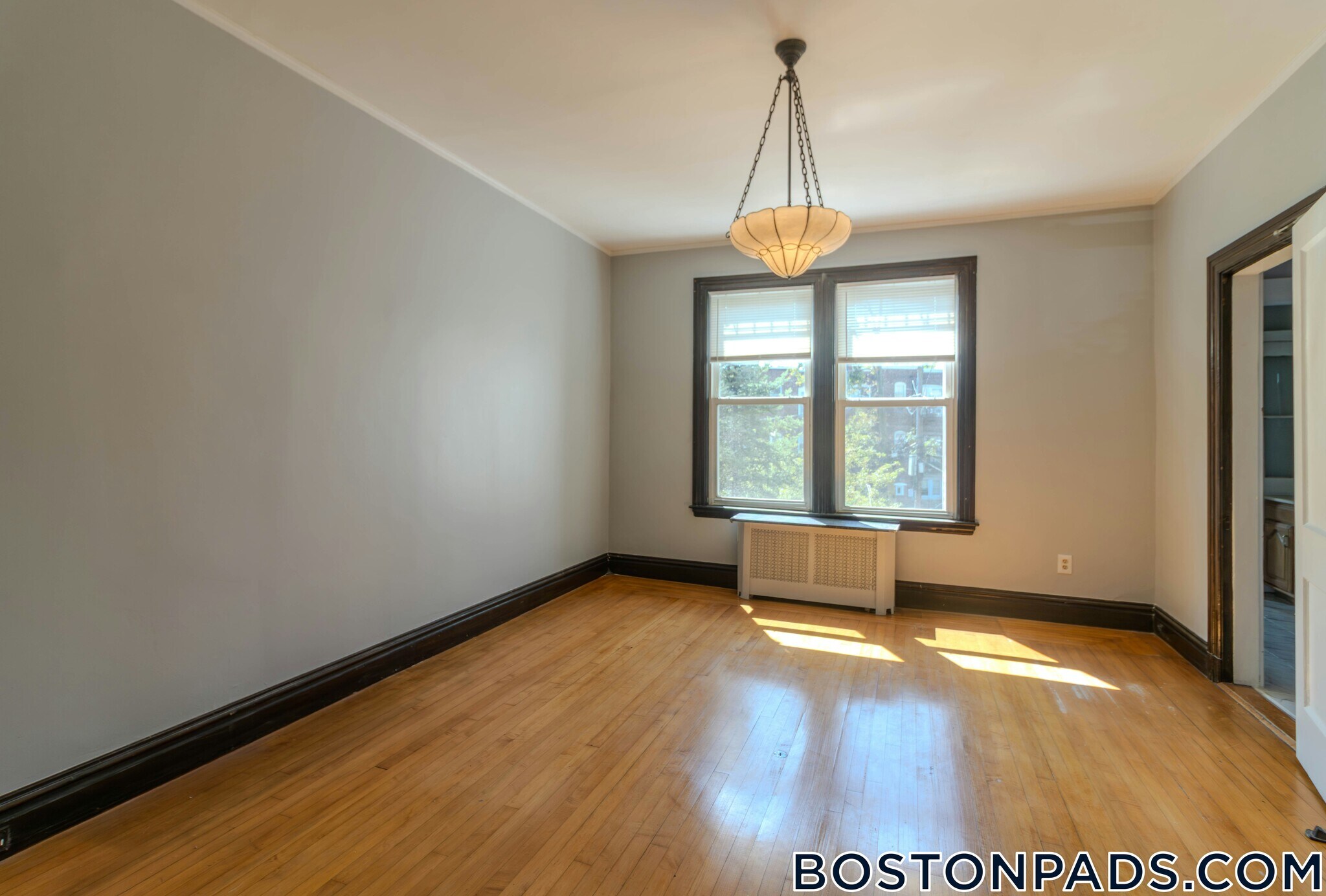 Building Photo - 24 Leamington Rd