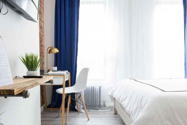 Building Photo - 240e E 75th St