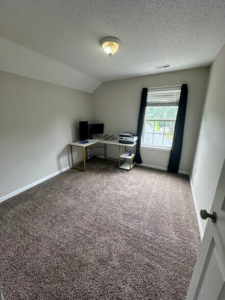 Building Photo - 606 Edenberry Dr