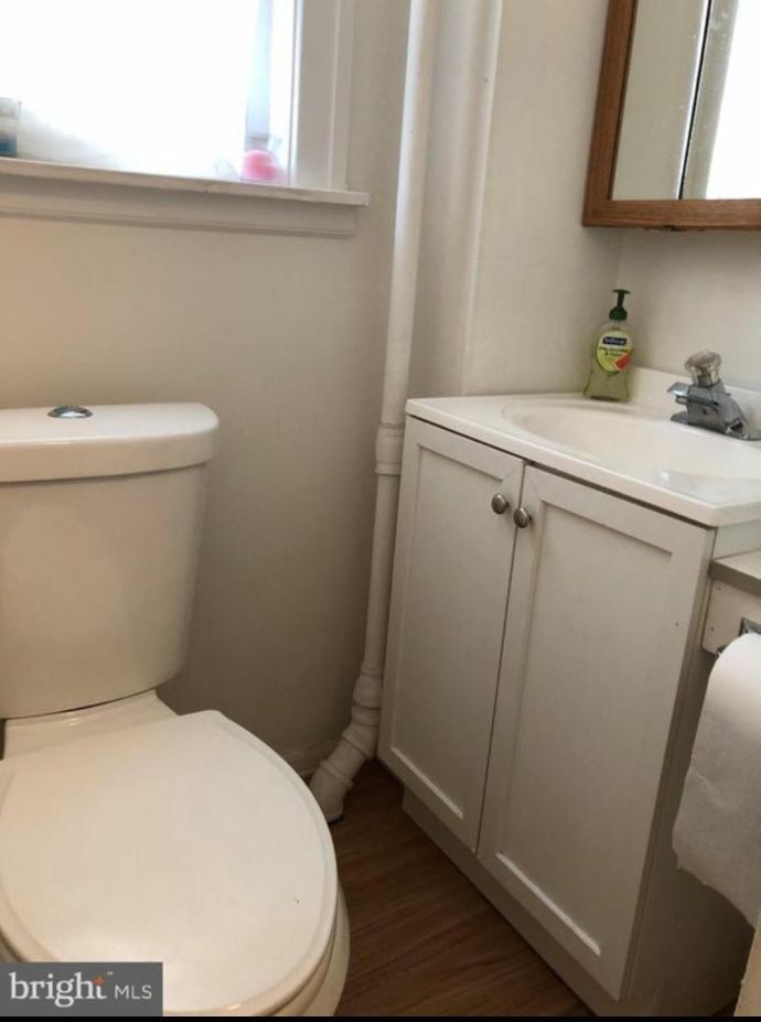Bathroom - 551 Washington St