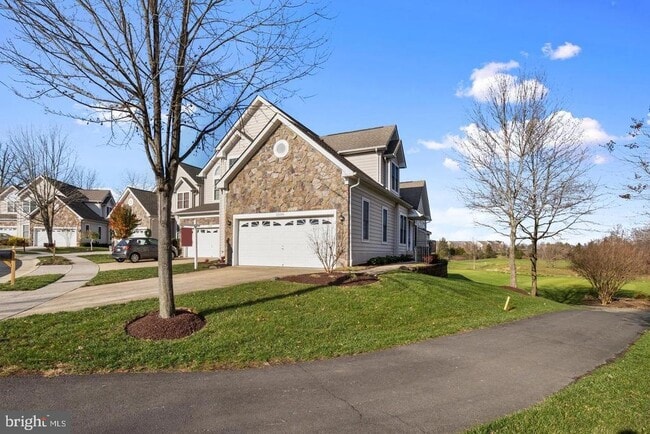 Building Photo - 25593 Creek Run Terrace