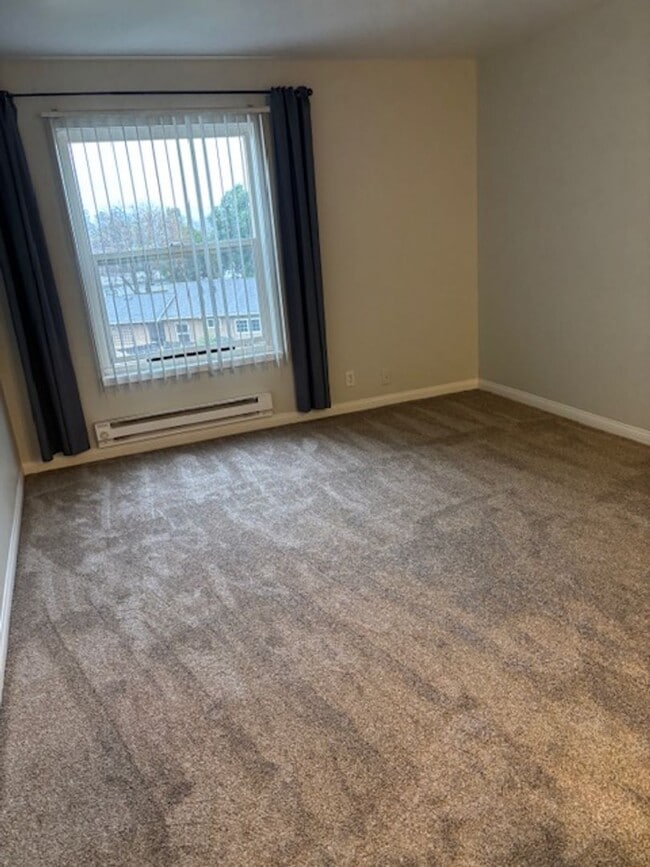 Building Photo - 1085 Murrieta Blvd