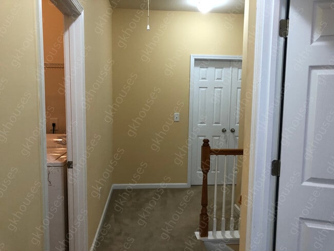 Building Photo - 6002 Cobblestone Creek Trail