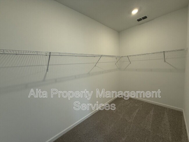 Building Photo - 8205 Horsebit Cir