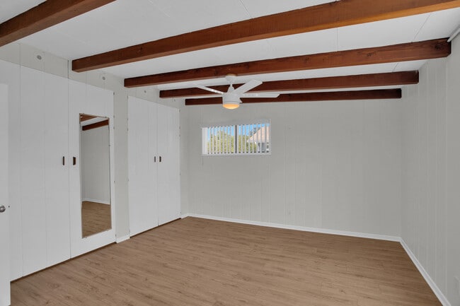 Building Photo - 746 N Catalina St