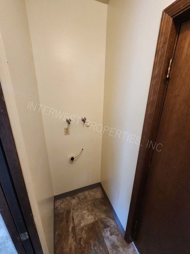 Building Photo - ***1ST MONTH'S RENT FREE PROMO***3 Bd that...