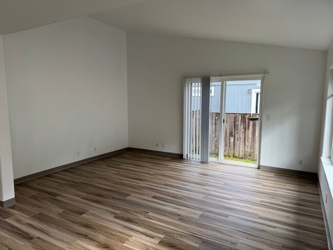 Building Photo - 359 S 58th St