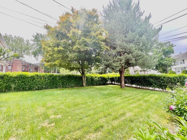 Building Photo - 31 Midland Ave