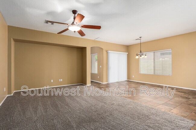 Building Photo - 28123 N Quartz Dr