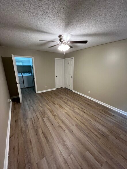Building Photo - 108 Drummond Pl