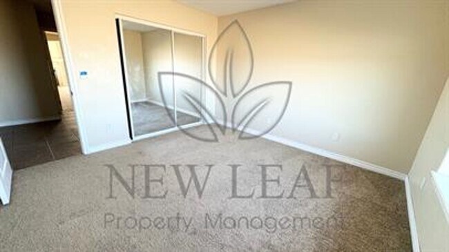 Building Photo - Beautiful 4 bedroom on LARGE private lot in PHELAN