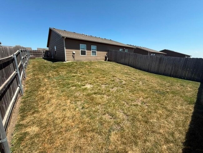 Building Photo - 5269 N Cypress Cir