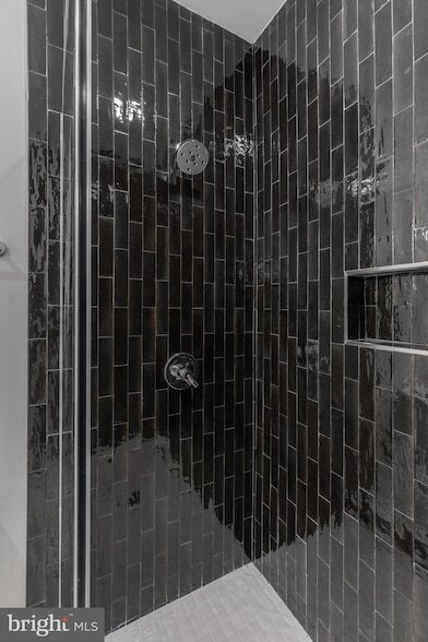 Building Photo - 710 N 16th St