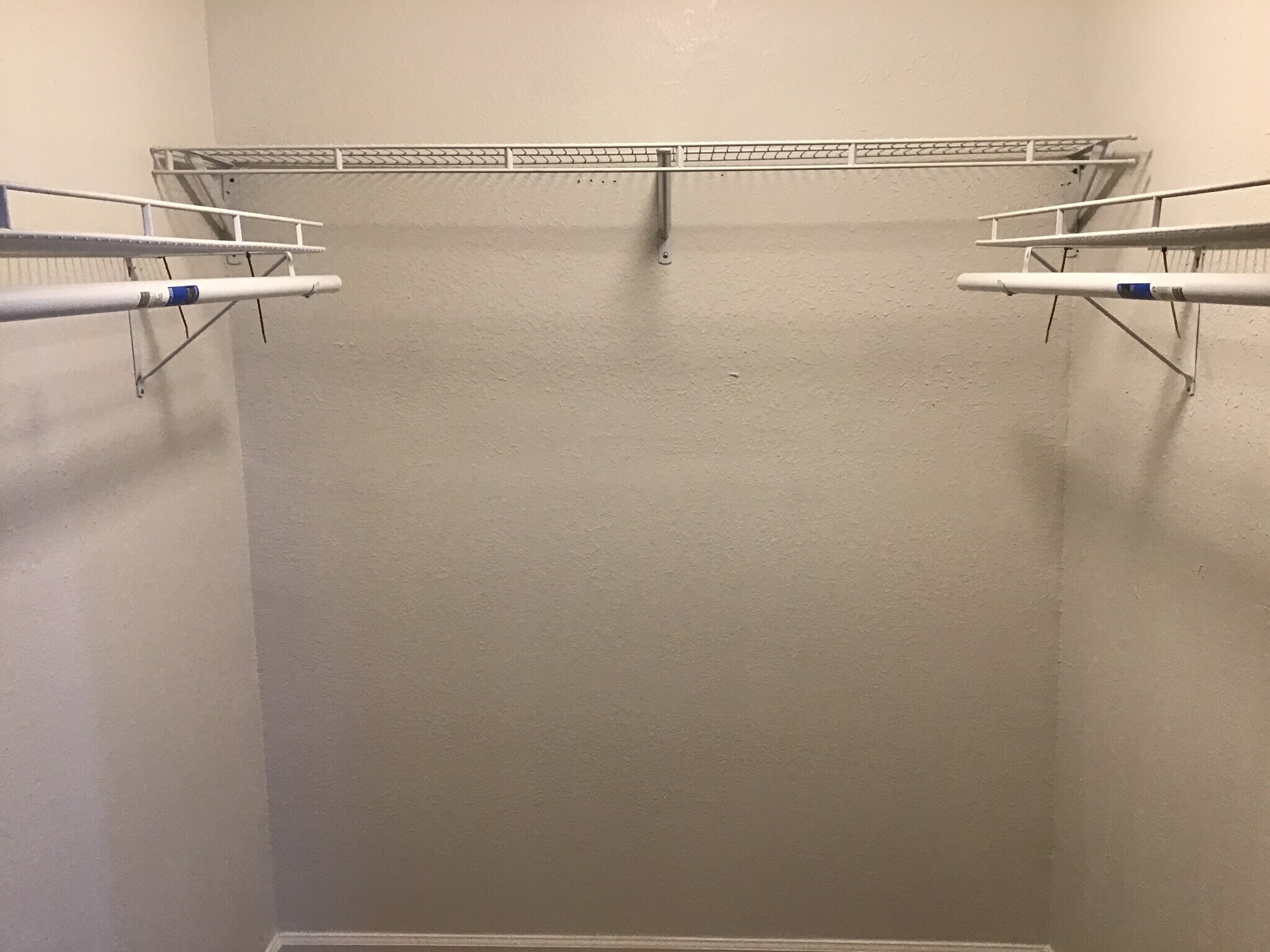 Building Photo - 8605 S Brentwood St