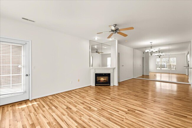 Building Photo - 17104 Chesapeake Cir