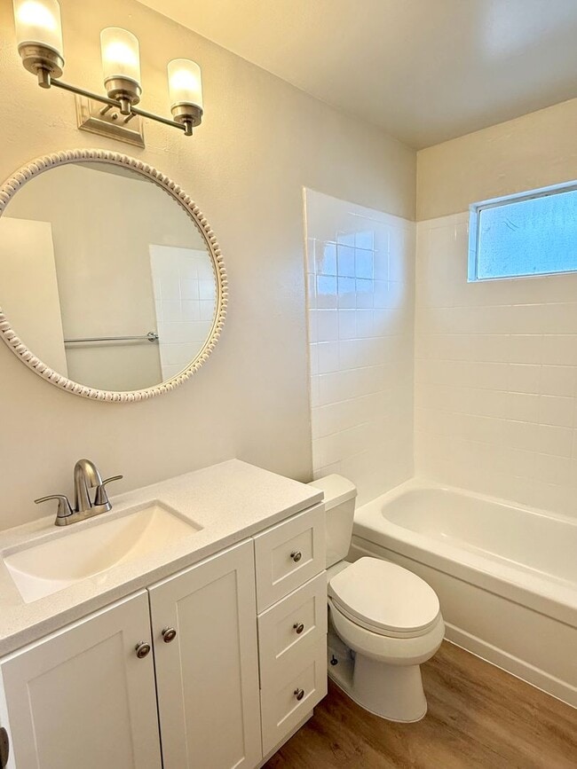 Building Photo - $2,840 / 2 BR - FULLY REMODELED TOWNHOME IN HAYWARD