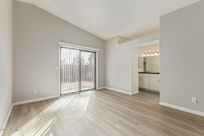 Building Photo - 6605 N 48th Ave