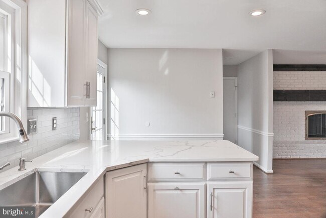 Building Photo - 5423 Rilian Ct