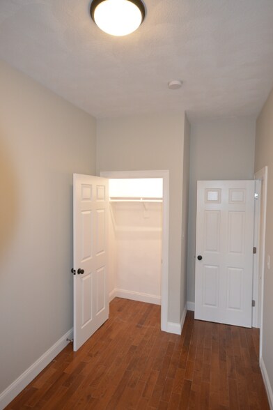 Building Photo - 12 Chelsea St