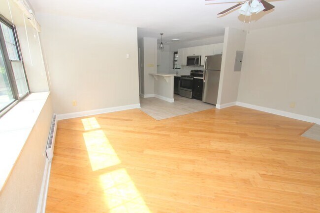 Interior Photo - BENTLEY APARTMENTS -- 021