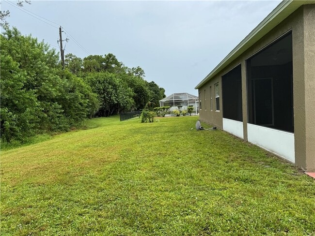 Building Photo - 707 46th Square