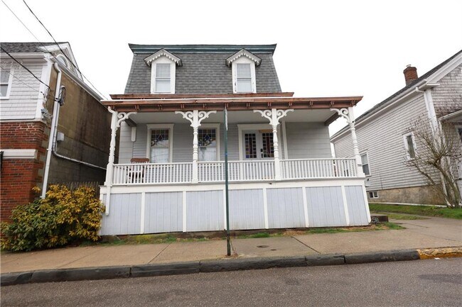 Primary Photo - 700 Thames St