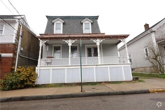 Building Photo - 700 Thames St