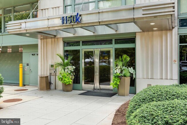Building Photo - 1150 K St NW