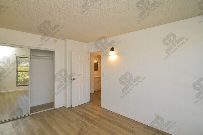 Building Photo - 87-123-123 Helelua St
