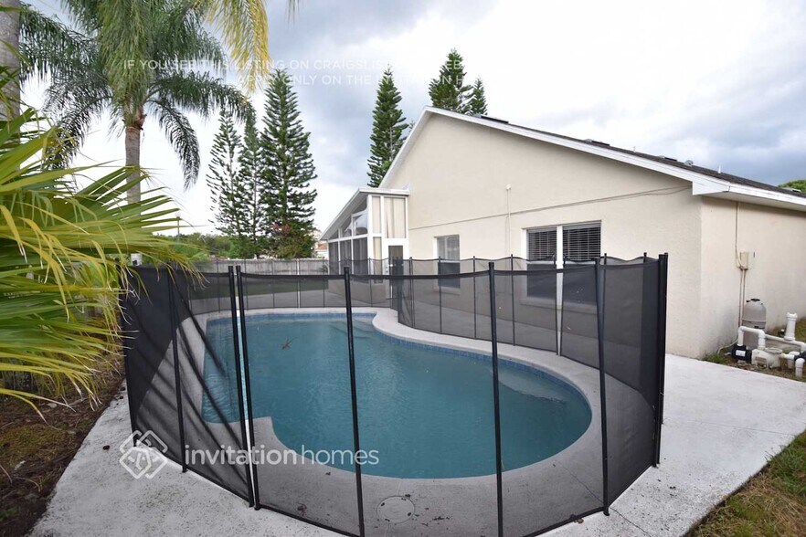 Building Photo - 1021 Empress Ln