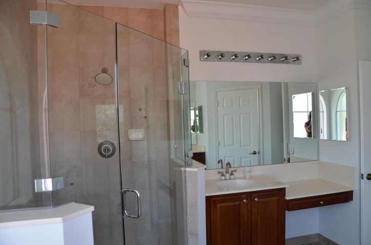 Building Photo - 37 Country Lake Cir