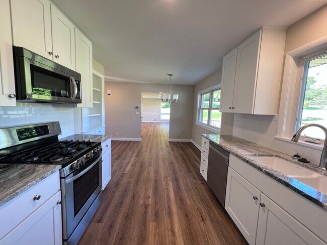 Building Photo - Recently Renovated Home within Walking Dis...