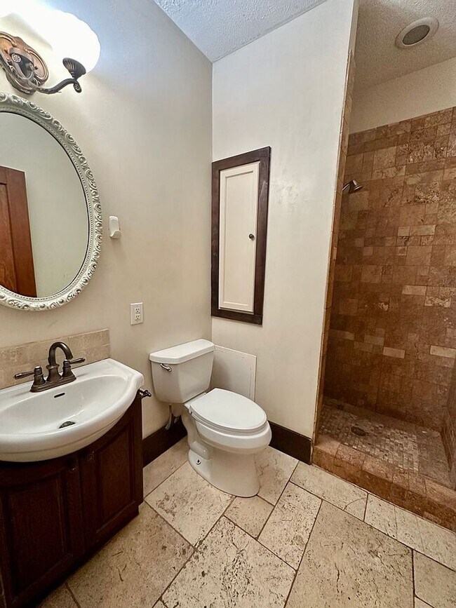 Building Photo - 124 N 43rd St