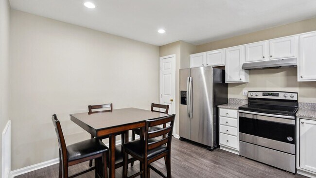Building Photo - Discover the charm of this beautifully upd...