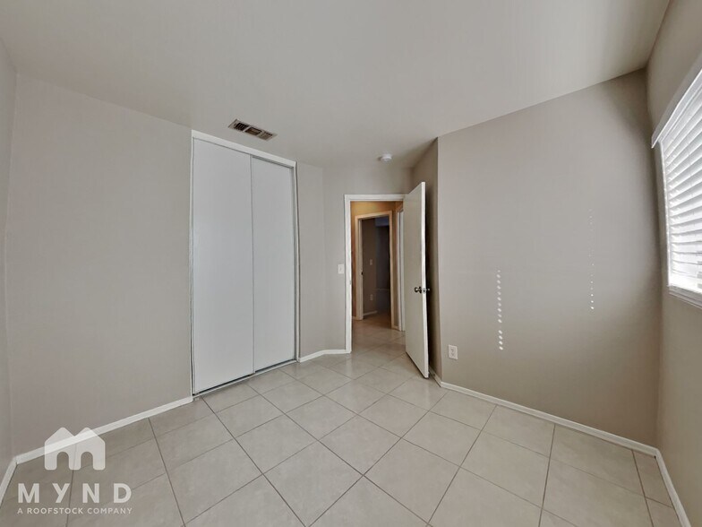 Building Photo - 12459 N Pablo St