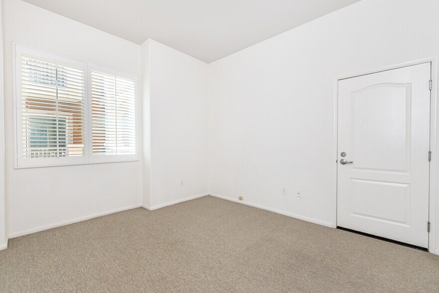 Building Photo - 4060 Glencoe Ave