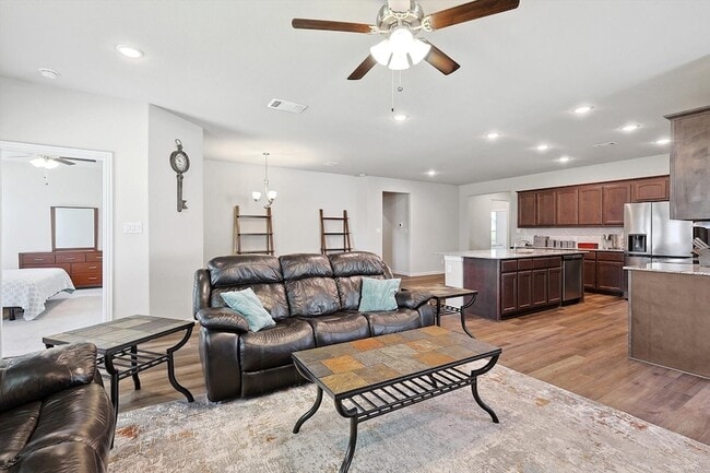 Building Photo - 808 Feather Edge Dr